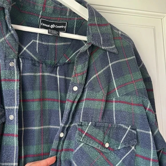 Casual Country Pearl Snap Blue and Green Plaid Flannel Button-Up Shirt medium - Picture 3 of 5